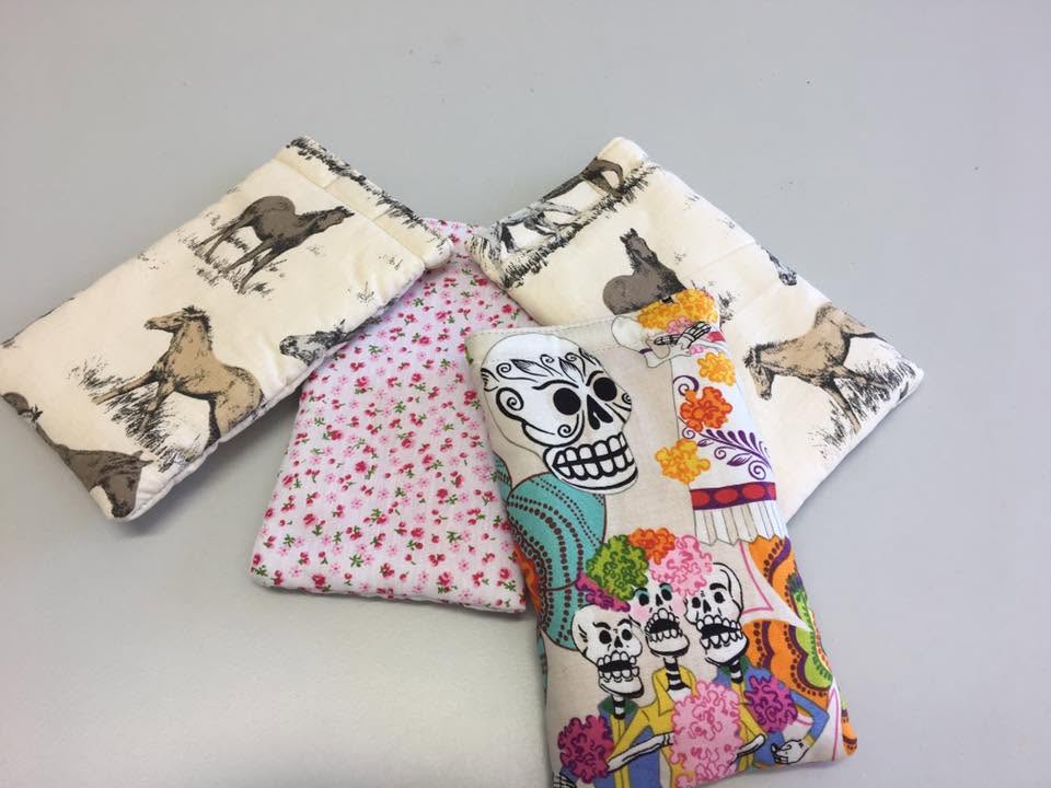 Handytaschen aus Stoff mit verschiedenen Mustern von Bruhn Design